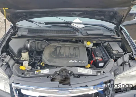 2016 Chrysler Town & Country Touring from USA, damaged, VIN 2C4RC1BG4GR104974